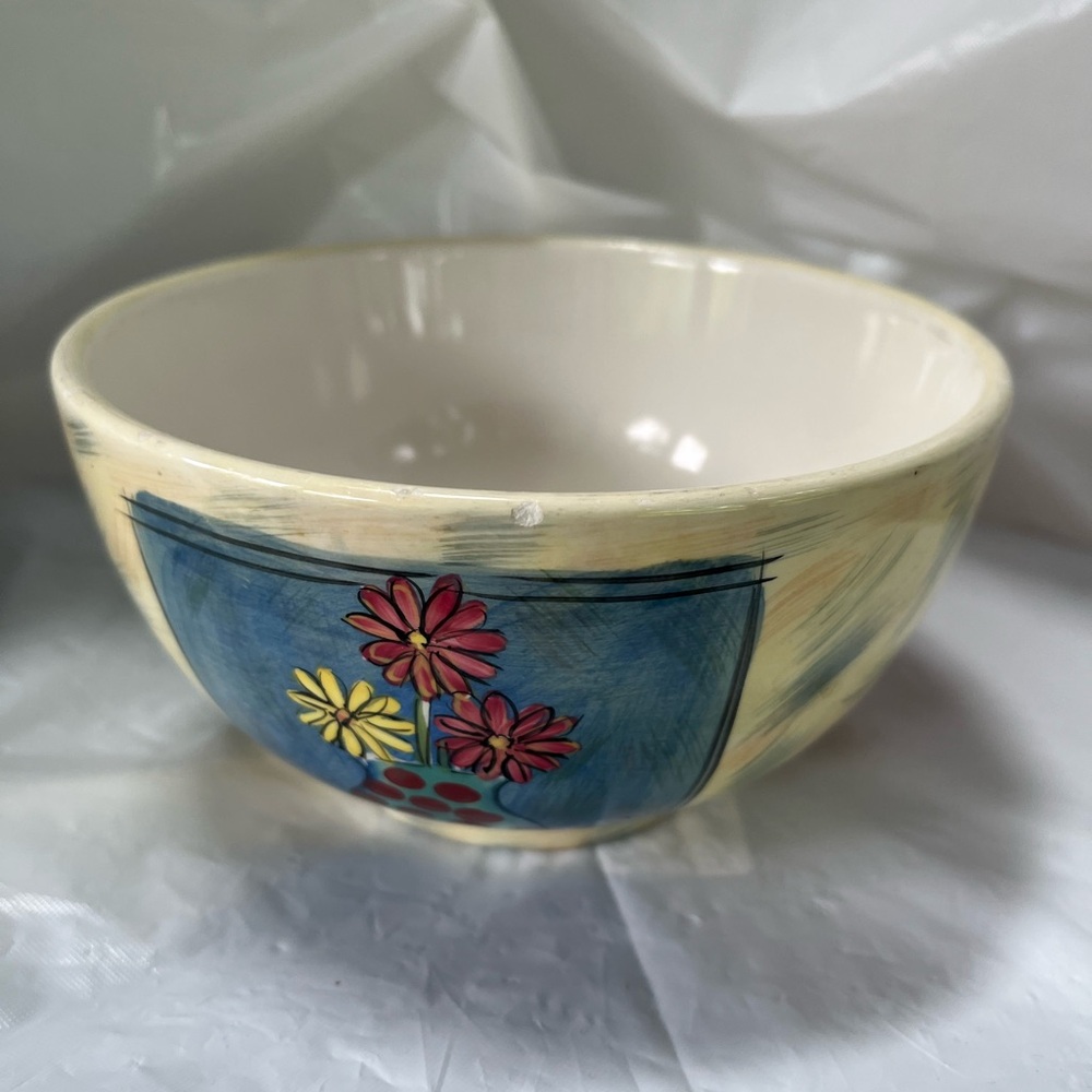 Bed Bath and Beyond Ceramic six inch Bowl floral design